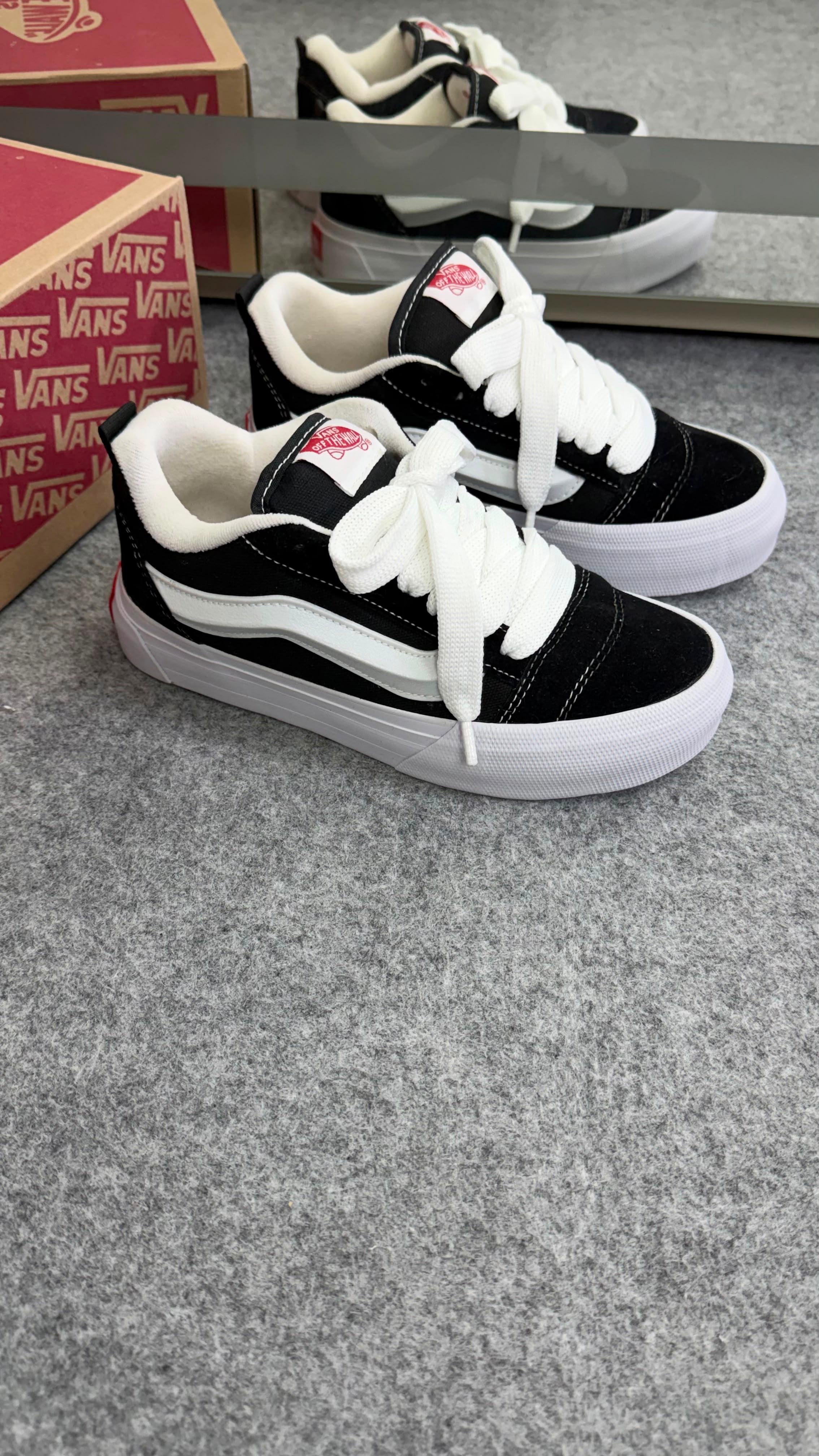 Vans KNU